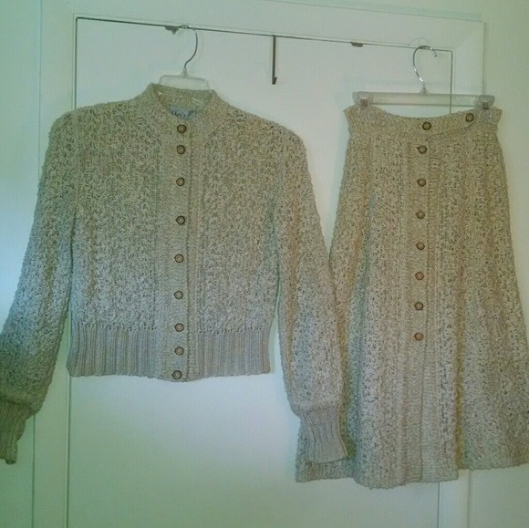 Vintage Rare crochet/knit 2 pc sweater skirt set - Picture 8 of 16